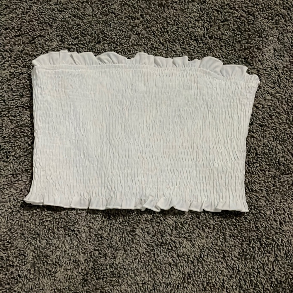 i got it from shein. size is a small petite and it’s white